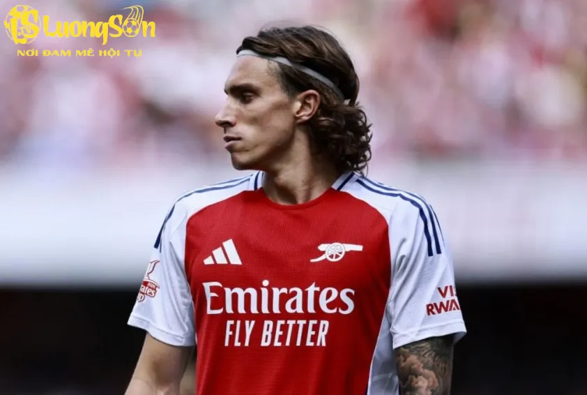Calafiori khẳng định vẫn đang hạnh phúc tại Arsenal